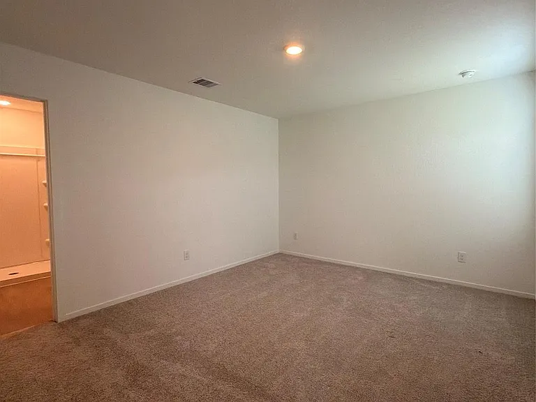 15014 Tremaine Ct — Photo 6