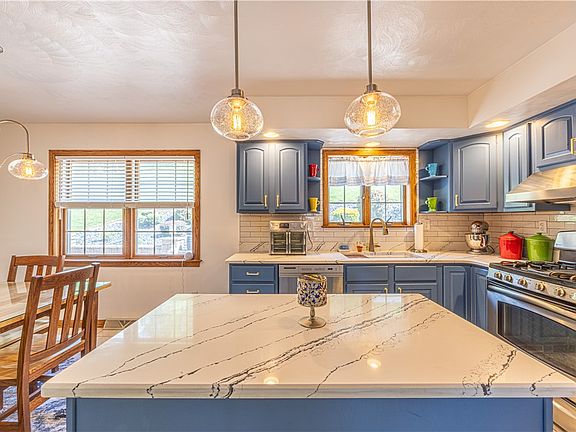 4th image of 347 Forest Dr