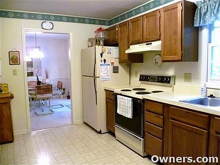 Eat-In Kitchen with opening to Dining Room
