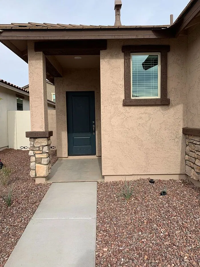 3 bed, 2.0 bath, 1465 sqft, $2,000 — Photo 2