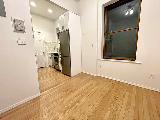 Rented by J PRESTON AND ASSOCIATES INC | media 15