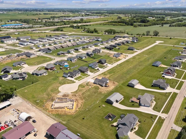 121 Oak St, Hudson, IA 50643