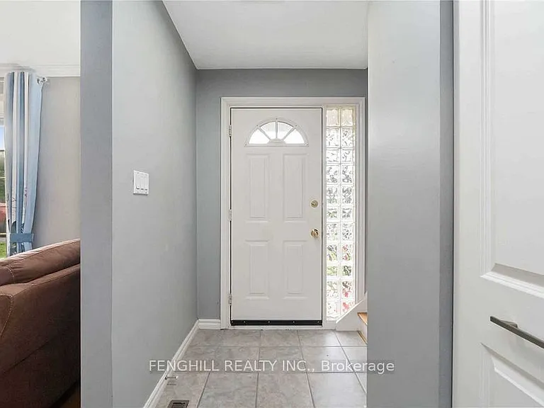 786 Botany Hill Cres — Photo 3