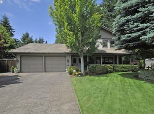 2884 Metolius Dr, Eugene, OR 97408