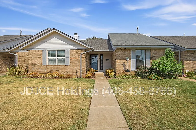 2 bed, 2.0 bath, 1206 sqft, $1,295 — Photo 2