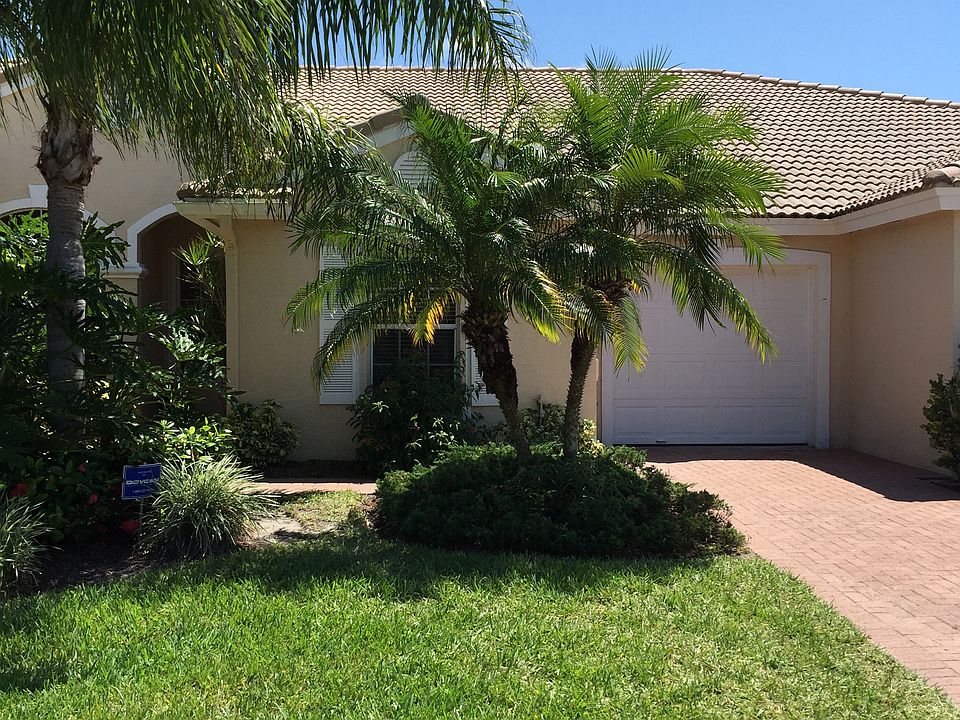 651 NW Broken Oak Trail