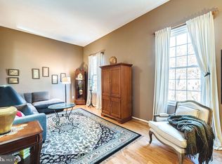 8400 Uxbridge Ct, Springfield, VA 22151