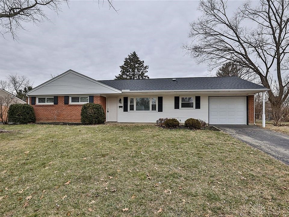 1st image of 131 E Elmwood Dr