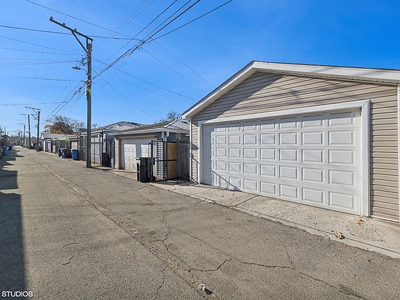 4th image of 2831 S Saint Louis Ave