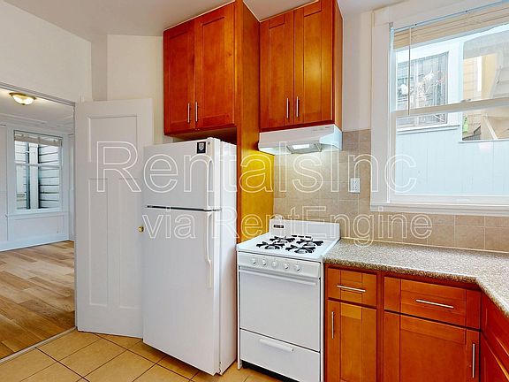 3rd image of 1740 Sacramento St APT 5