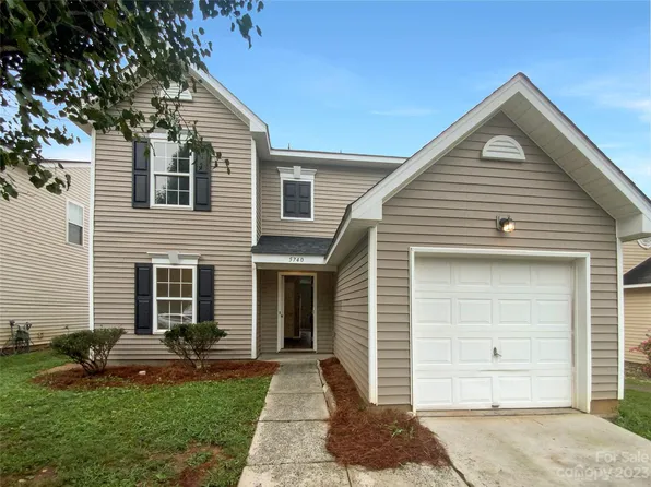 5740 Wallace Cabin Dr, Charlotte, NC 28212