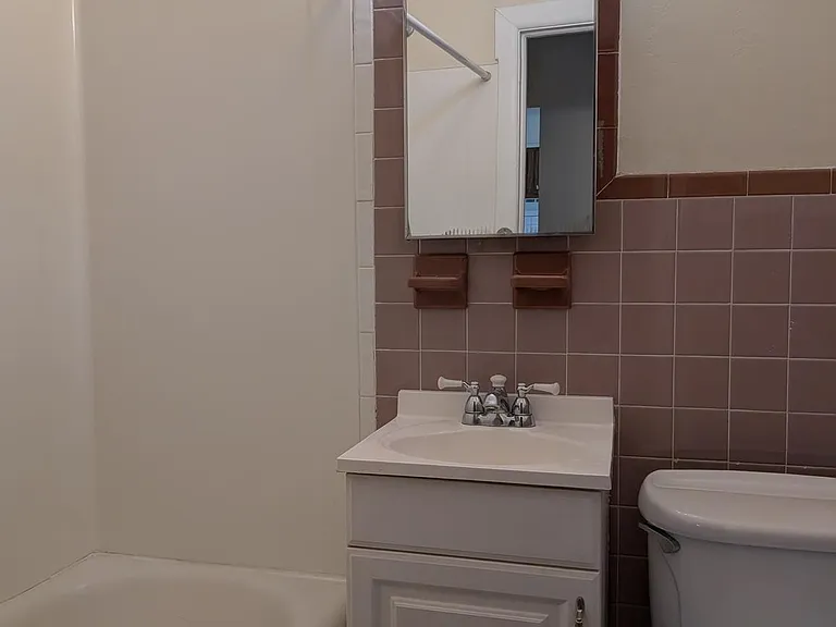 424 Conarroe St #1 — Photo 5