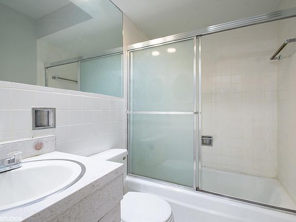 3rd image of 510 W Briar Pl APT 205
