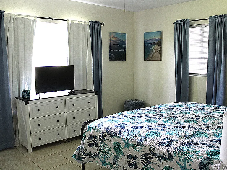 E Riverside Dr — Photo 21