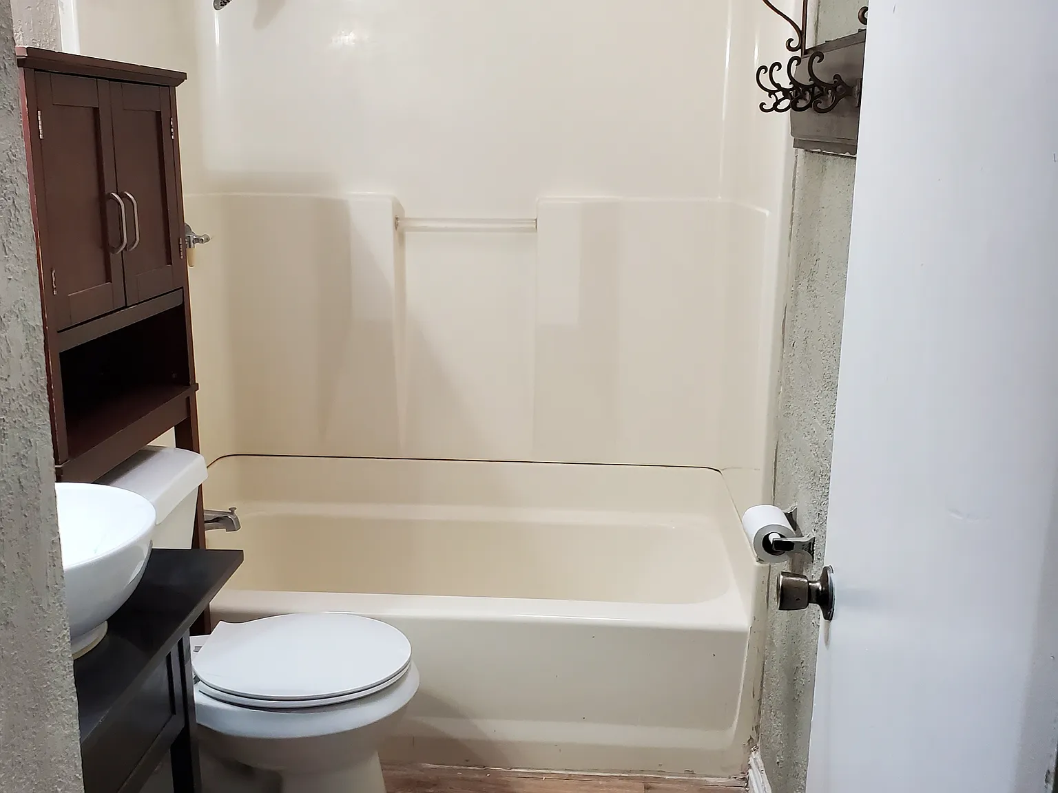 1742 Morales St — Photo 4