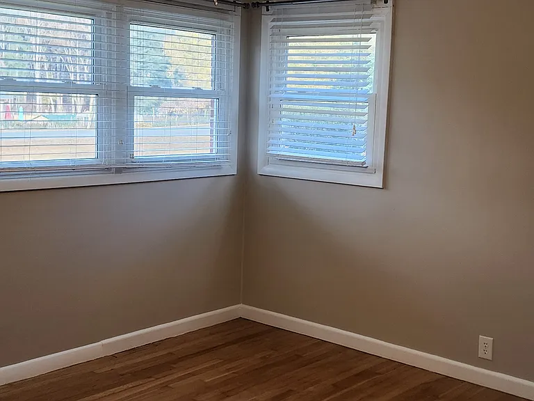 111 Brookwood Cir — Photo 8