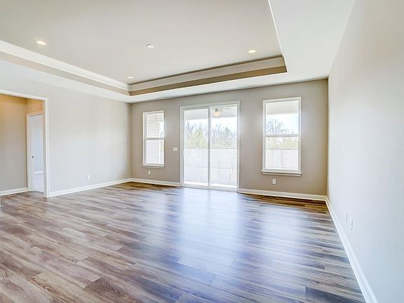 4th image of 638 Sandker Ln