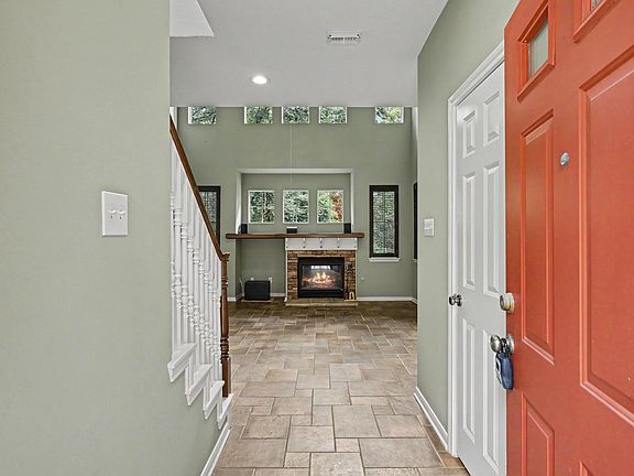 4th image of 73 Scarlet Woods Ct