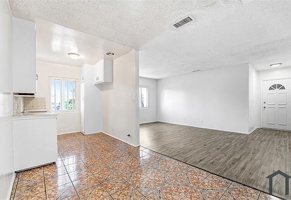 5th image of 1521 W 102nd St APT 9
