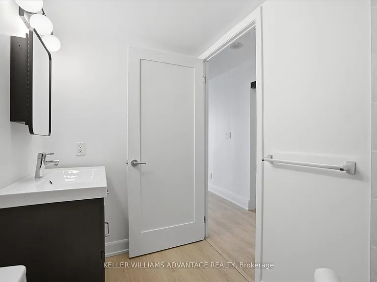 1733 Queen St E #415 — Photo 6