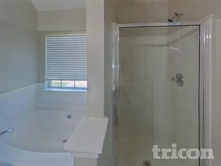 800 Hannah Ct — Photo 11