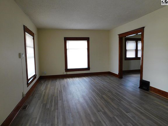 3rd image of 612 N Walnut St