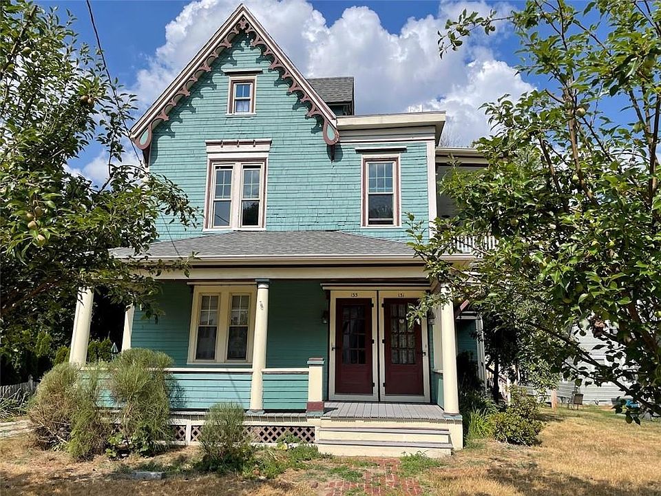 133 Earle St, Woonsocket, RI 02895 Zillow