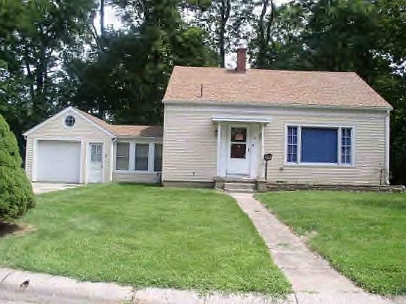 2nd image of 35 Maple Hill Dr