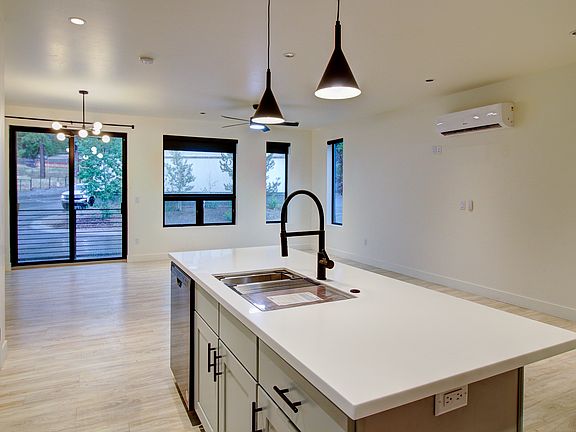 5th image of 1205 E Jen Dr #101