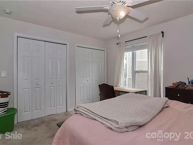 547 Donatello Ave — Photo 19