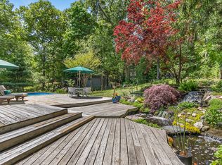 16 Salt Marsh Path, East Hampton, NY 11937