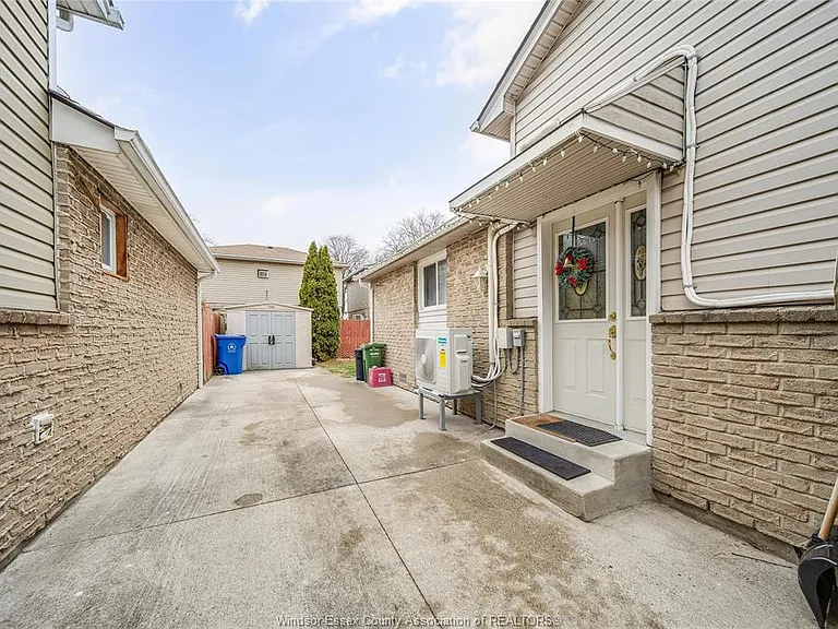 1229 Arncliffe Pl — Photo 26