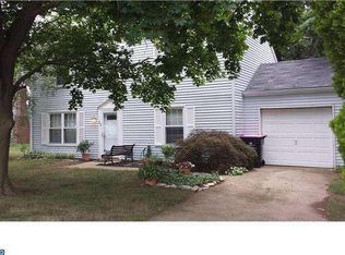 53 Sunset Dr, Clementon, NJ 08021