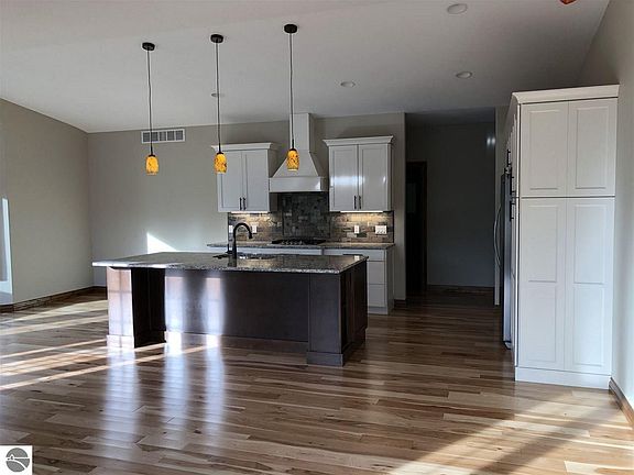 4th image of 3274 Wexford Dr