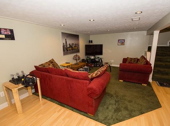 3rd image of 56075 Tanglewood Dr