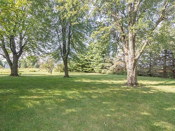 4th image of 10883 N County Road 200 E