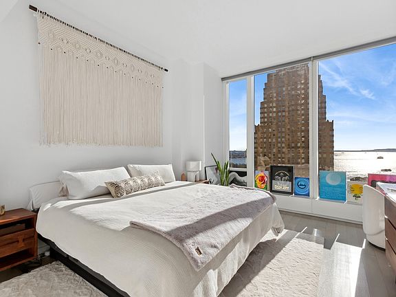 5th image of 50 West St APT 35C