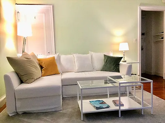 Rented by Dynamik Realty | media 12