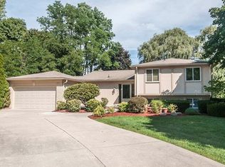 36638 Brittany Hill Ct, Farmington, MI 48335