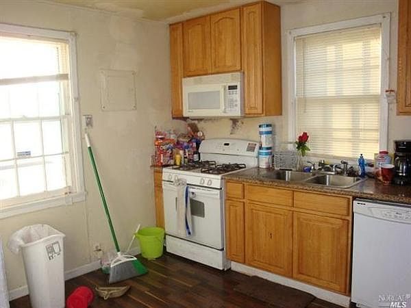 2nd image of 108 Calhoun St