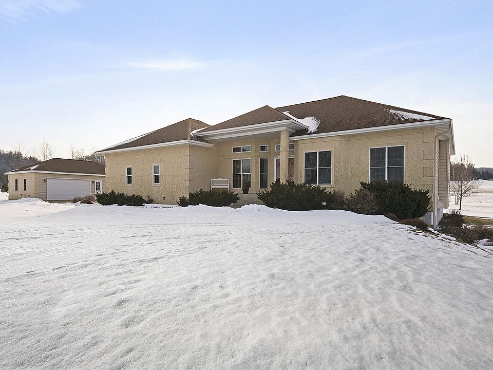 1st image of 1027 River Dr