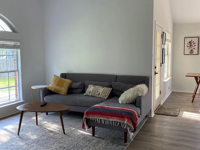 2623 Goldfinch Dr — Photo 3