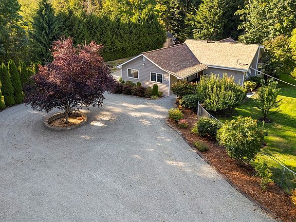 4th image of 657 N West Camano Drive