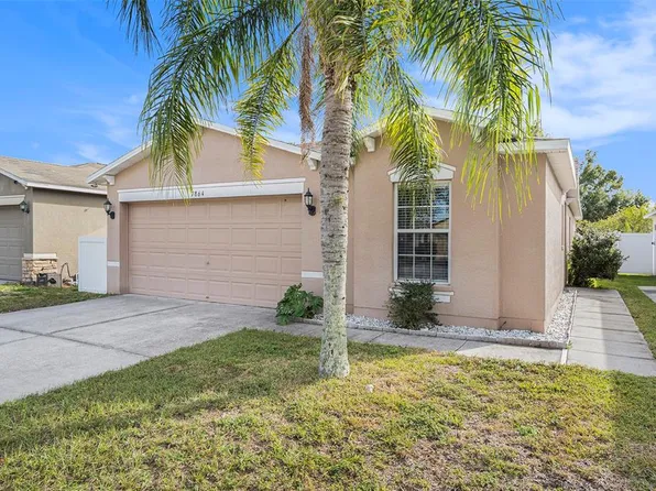 7864 Carriage Pointe Dr, Gibsonton, FL 33534