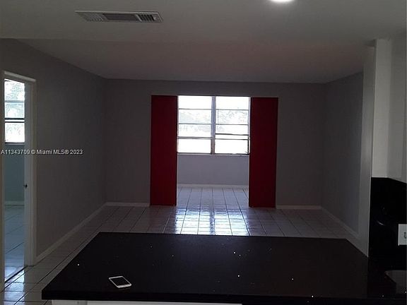 3rd image of 445 NE 195th St APT 329