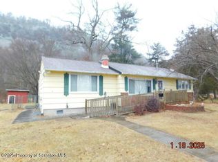 1055 Blue Ridge Ave, Matamoras, PA 18336