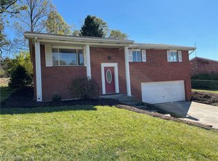 3218 Saint Charles Dr, Steubenville, OH 43952