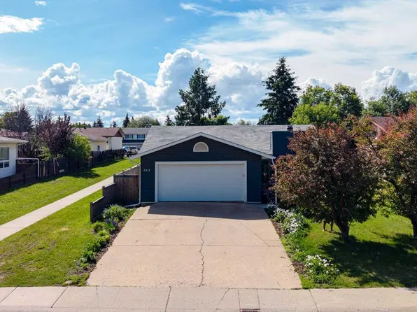 303 N Cornwall Dr, Wood Buffalo, AB T9K 1G7