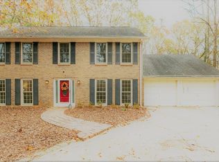 9050 Martin Rd, Roswell, GA 30076