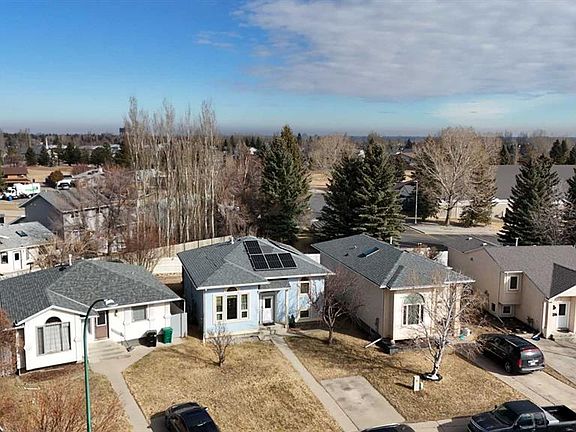 4th image of 198 S Mount Blakiston Rd W